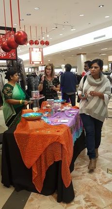 Macys_displays_2crop231x430 Rot.jpg